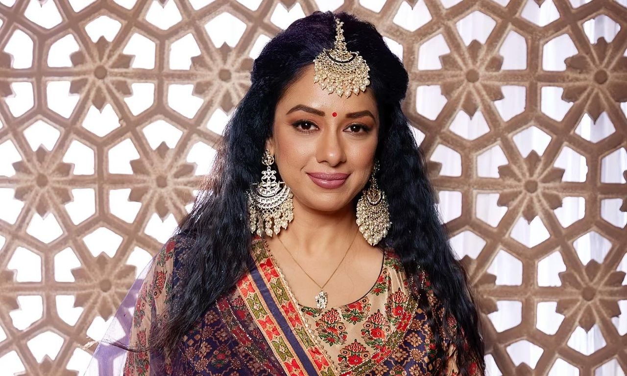 Rupali Ganguly opines, ‘Every year on Diwali I request people  to let this festival be all about lights and not crackers’!