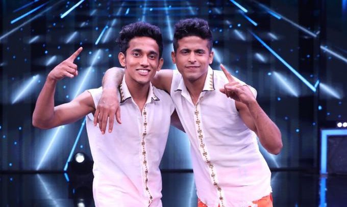 ‘Mumbaicha Mulga’ Akash Tamedkar garners rewarding comments  from all the judges for an urban dance style on ‘Desi Boyz’!
