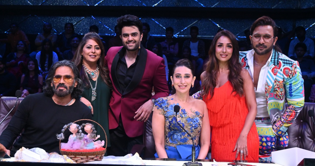 90’s blockbuster Jodi, Karisma Kapoor and Suniel Shetty, visits IBD2 sets!