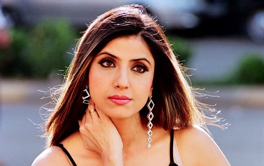 Jyoti Saxena always makes sure to maintain her hourglass bodybby following a basic but effective routine!