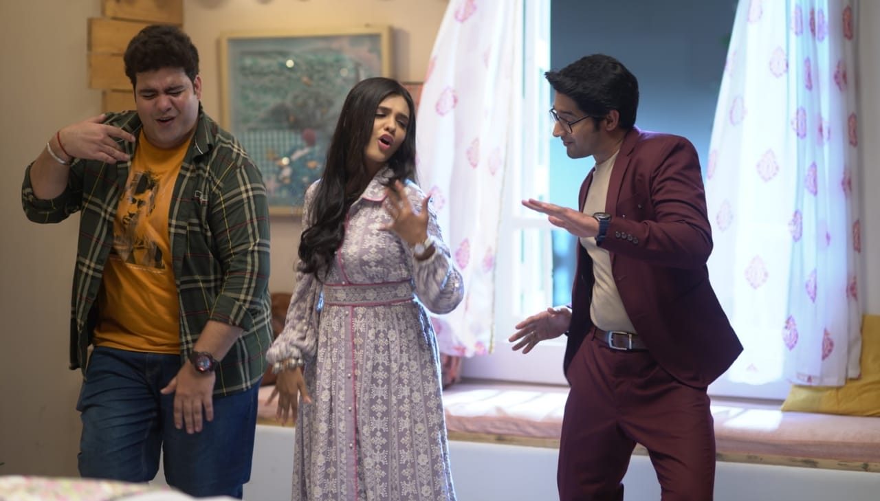 In ‘YRKKH’, Abhimanyu opines that it’s difficult to be simple these days!