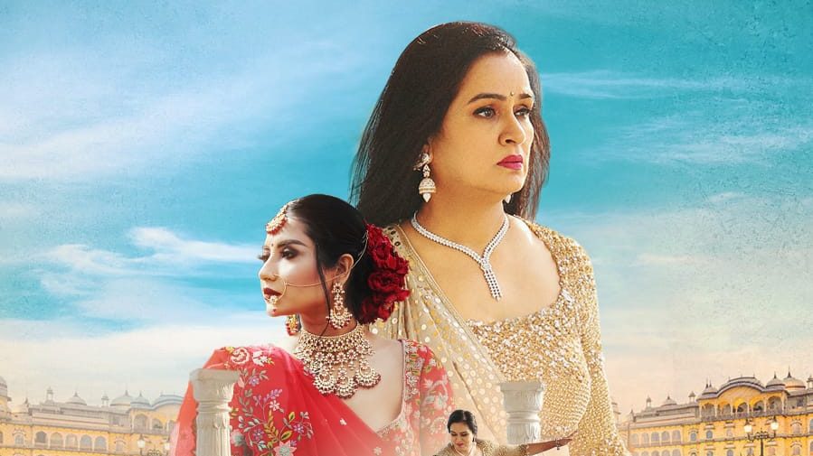An endearing poster of Padmini Kolhapure’s ‘Yeh Galiyan Yeh Chaubara’ released!