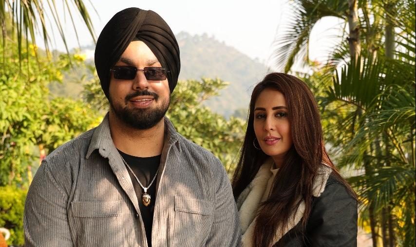 Music video Rula Rahe Ho starring Chahatt Khanna and Rohan Gandotra is making a huge splash after release!