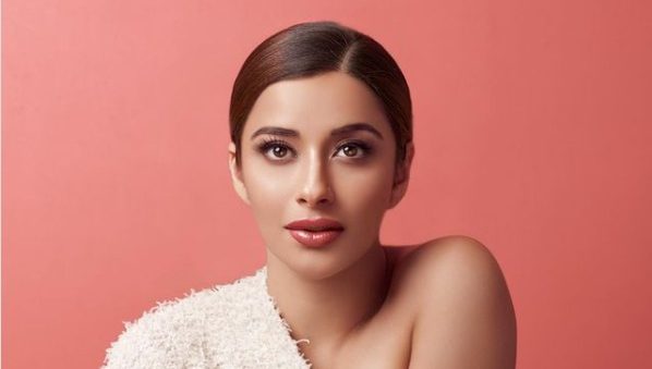 Nyrraa M Banerji opines, ‘A lot of people who are popular only with a lot of followers with no actual credit of having a film or a show’!