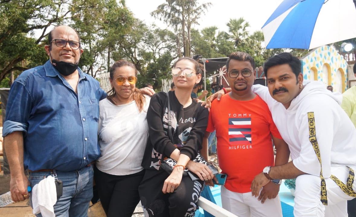 Govinda’s die hard fans Vandana Khandelwal and Pawan Singh’s ‘Tumsa Koi Pyaara’ has crossed 15 million views and counting!