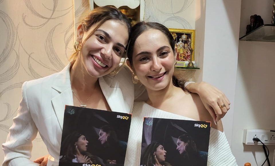 Laveena Tandon and Palak Purswani are ‘RoomMates’!