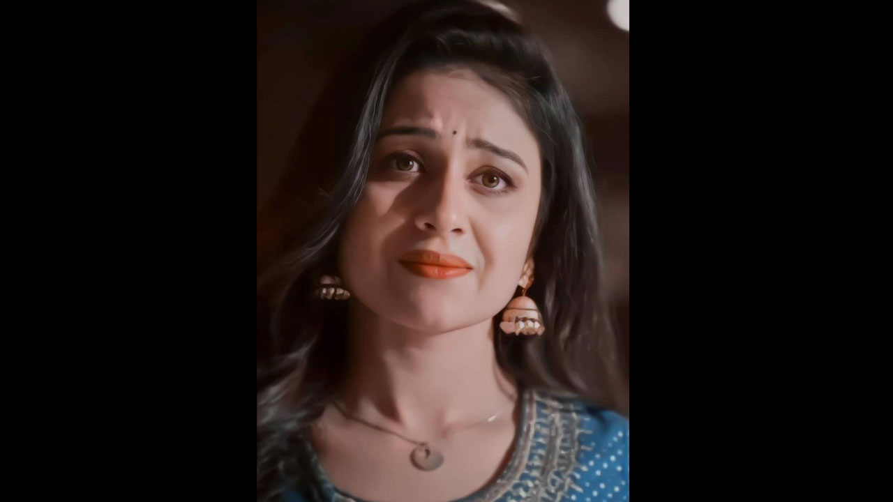 In ‘CKMDK’, at the sports competition Hira amma mixes  some poison in the chocolates that Nupur had brought!