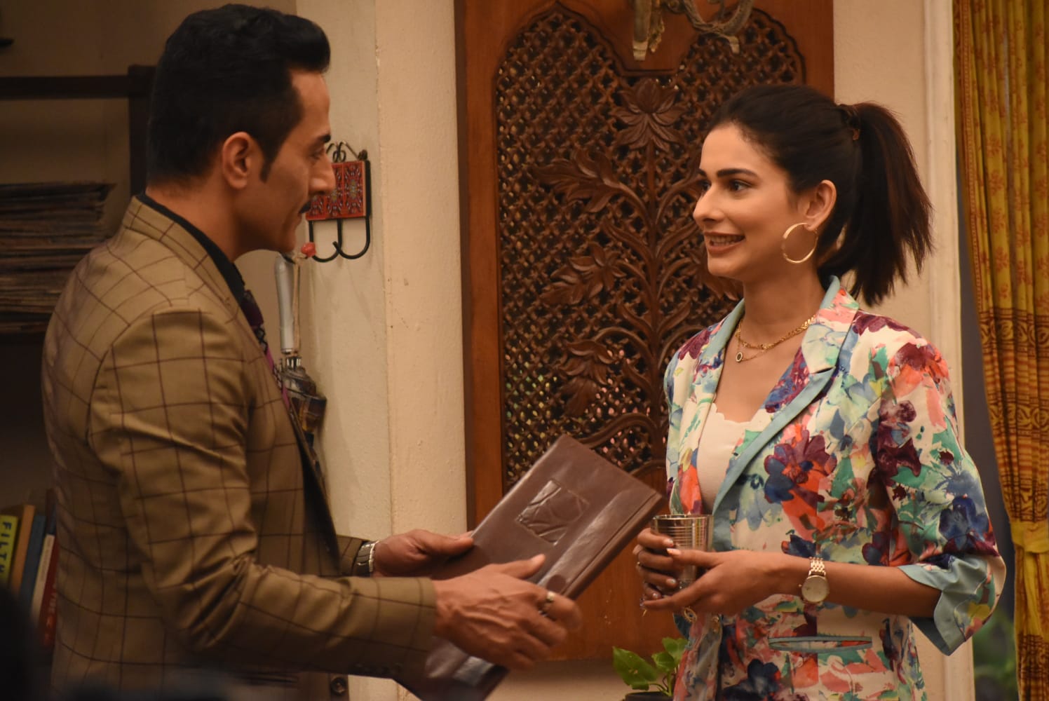 In ‘Anupamaa’, Vanraj tells Malvika that they have been offered a good deal and they should accept it!