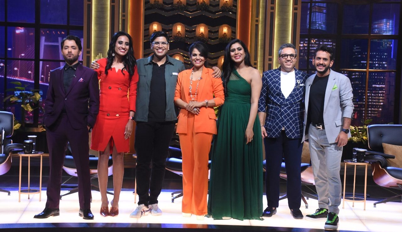 Shark Peyush Bansal takes his fellow Sharks back to 2010 as he pitches his business venture Lenskart!