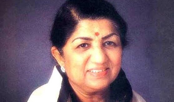 Urvashi Rautela expresses her grief over demise of Lata Didi, saying, “Legends Live Eternity”!