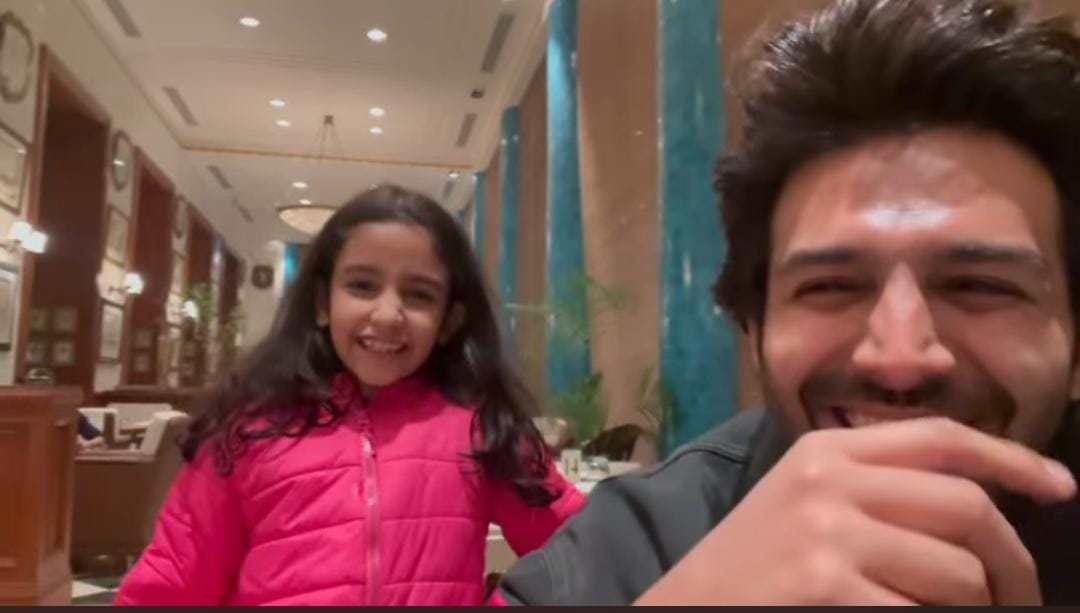 Kartik Aaryan surprised by yet another young fan’s “Dhamaka”!