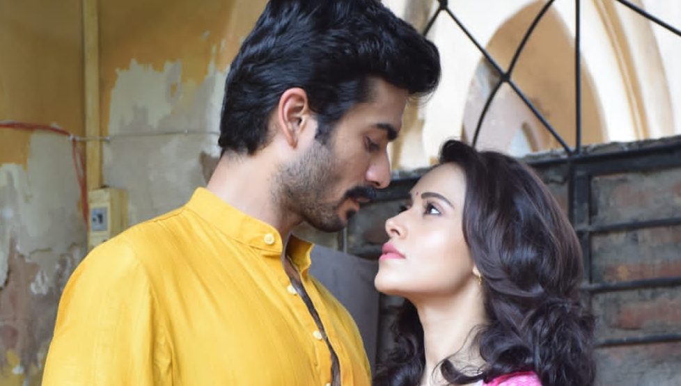 Sunny Kaushal and Nushratt Bharuccha asking each other ‘Kya Yehi Pyaar Hai’’?