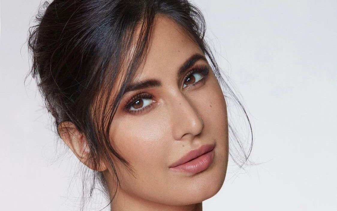 At the Business Icons Awards, Katrina Kaif bags ‘Beauty Entrepreneur of the Year”!