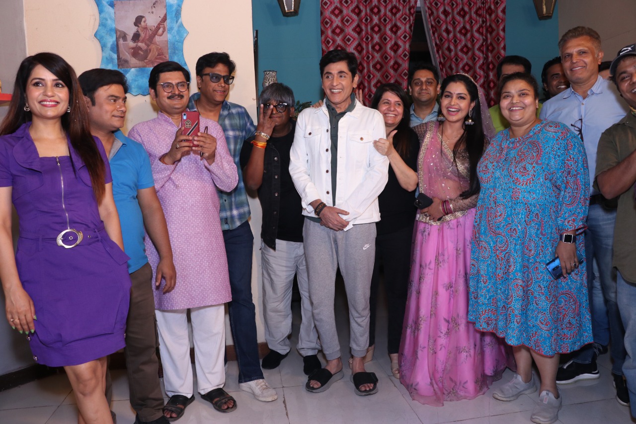 ‘Bhabiji Ghar Par Hai’ completes seven years, the cast and crew grateful to Sanjay and Binaiferr Kohli!
