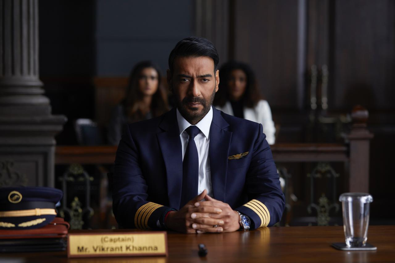 Ajay Devgn’s return gift for his fans on his birthday, ‘Mitra Re’ from ‘Runway 34’!