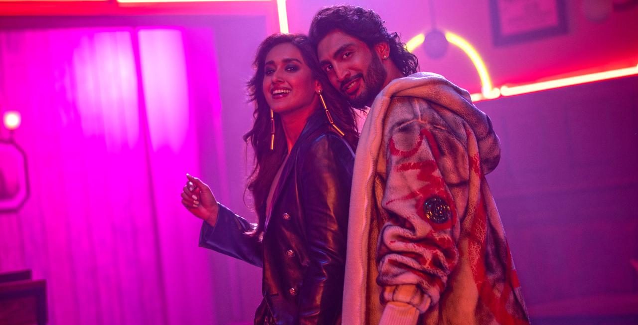 Vinod Bhanushali’s Ooo Ooo is  an ultra-catchy Hindi pop song  with reggaeton inflections, features Qaran and Ileana D’Cruz!