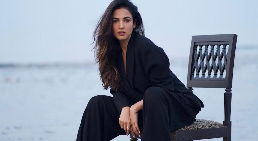 Sonal Chauhan joins the ensemble cast of ‘Adipurush’!