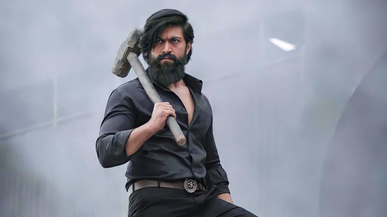 Review : Rocking Star Yash entertains as a ‘Hatoda Man’ : KGF Chapter 2!