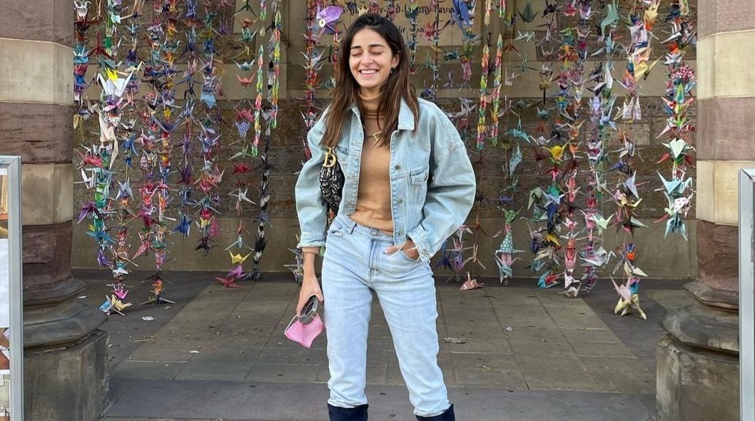 Ananya Panday enjoys famous Lucknowi Tunday Kabab and Biryani during her work trip to  Lucknow!