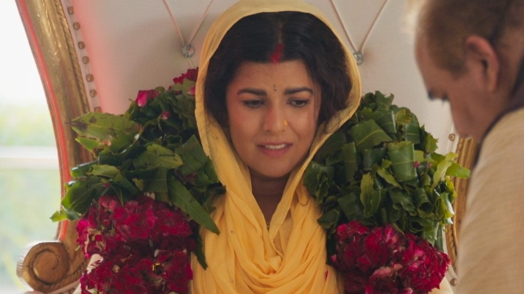 Watch bumbling Bimla seated on the famous ‘Gaddi’ in ‘Dasvi’!