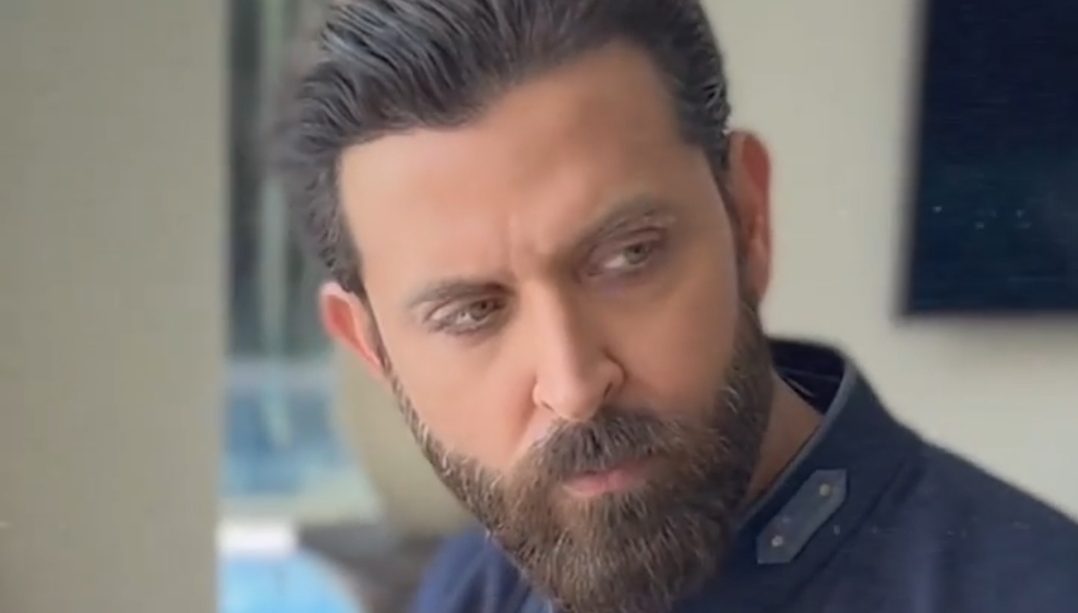 On International Dance Day,  Hrithik Roshan is seen in an easy-breezy video  enjoying the beats!