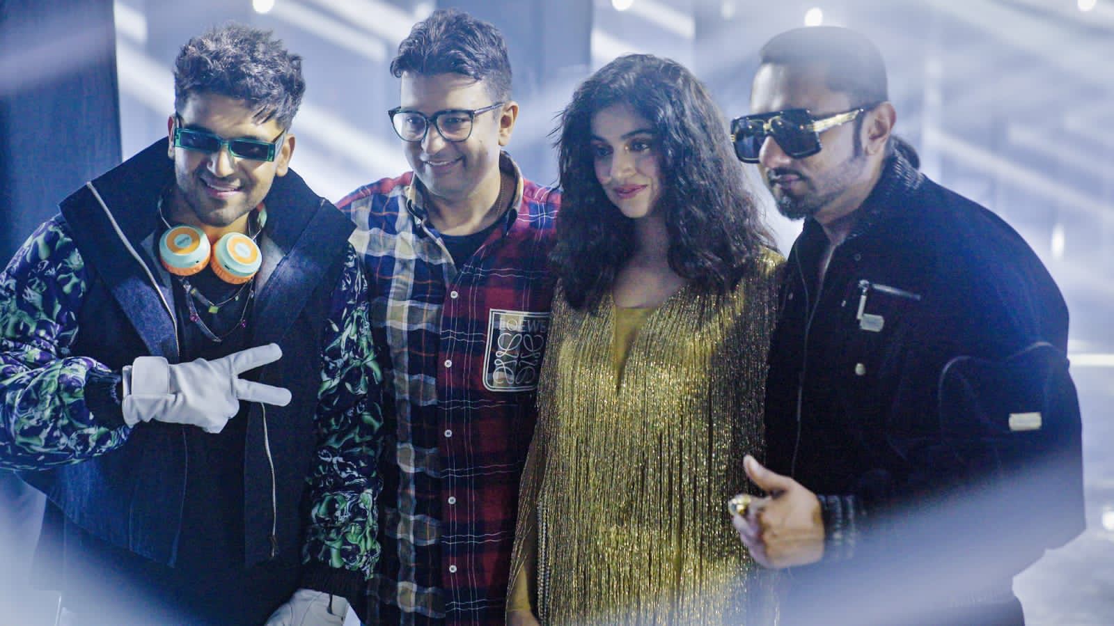 Bhushan Kumar’s surprise visit on the sets of ‘Designer’!