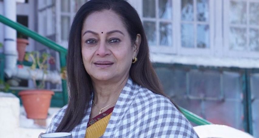 Zarina Wahab wards away cold weather in Pashmina shawl during the shoot of ‘Ishq Pashmina’!