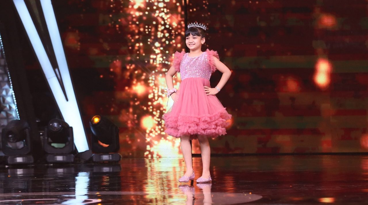 In SS2, former Miss Asia Zeenat Aman meets future Miss Universe!