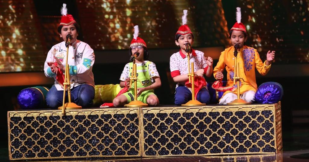 In the ‘Junior Citizen Special’ episode of SS2 Mohammad Faiz sings ‘Parda hai Parda’!