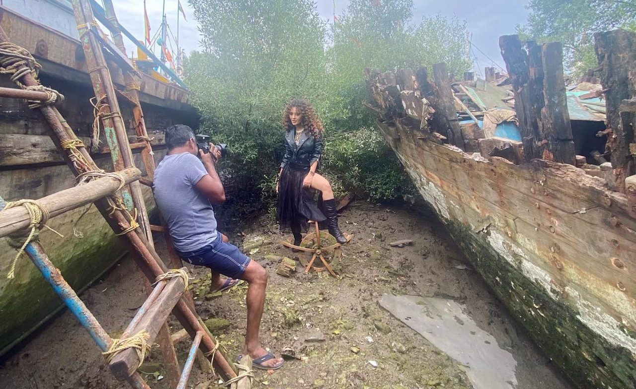 Seerat Kapoor shoots at a dangerously rusty location!