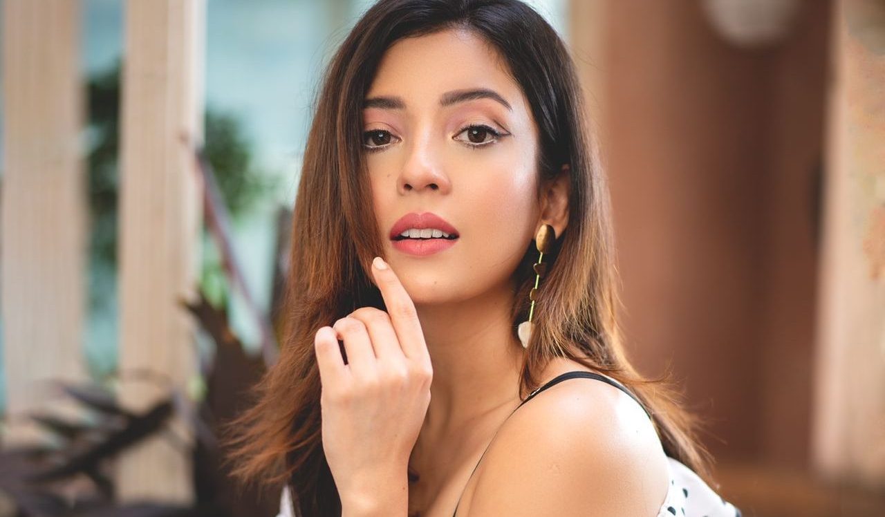 Barkha Singh is overwhelmed with the positive response she has received for her show “Please find Attached”!