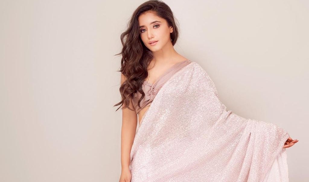 Woh Toh Hai Albelaa actor Rachi Sharma says, “I am living this character and try each day to get deep and understand it more”!