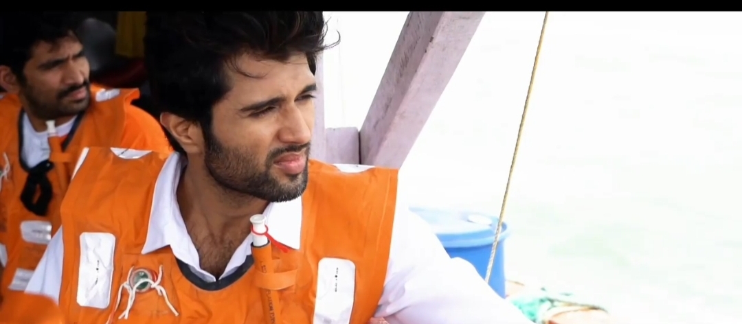 Vijay Deverakonda celebrated Independence day with The Indian Coast Guards!