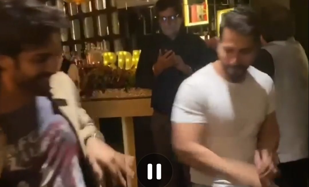 Kartik Aaryan and Varun Dhawan burn up the dance floor together!