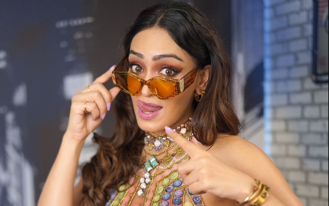 “Zeenat Aman is my all time favourite and inspiration”, says Khushalii Kumar!