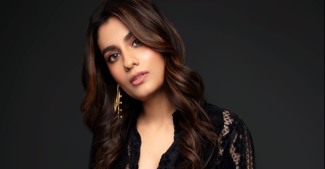 Shreya Dhanwanthary shares BTS from the shooting the song Gaya Gaya Gaya from “Chup- The Revenge of An Artist”!