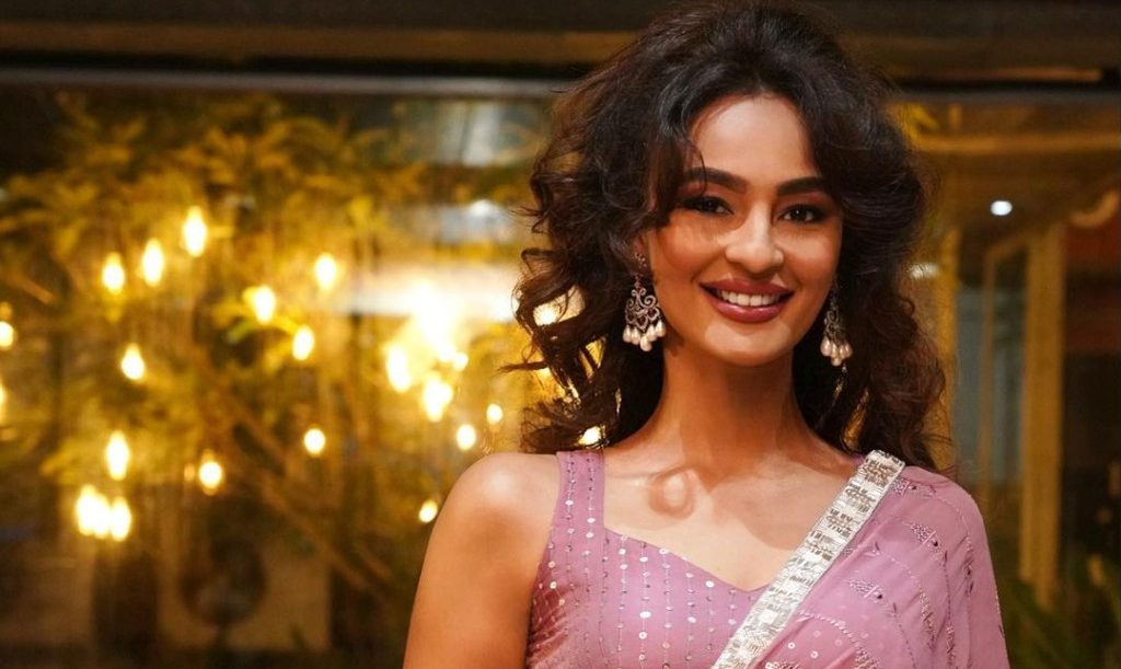 Seerat Kapoor caught everyone’s attention in a light purplish pink color embellished saree at SIIMA 2022!