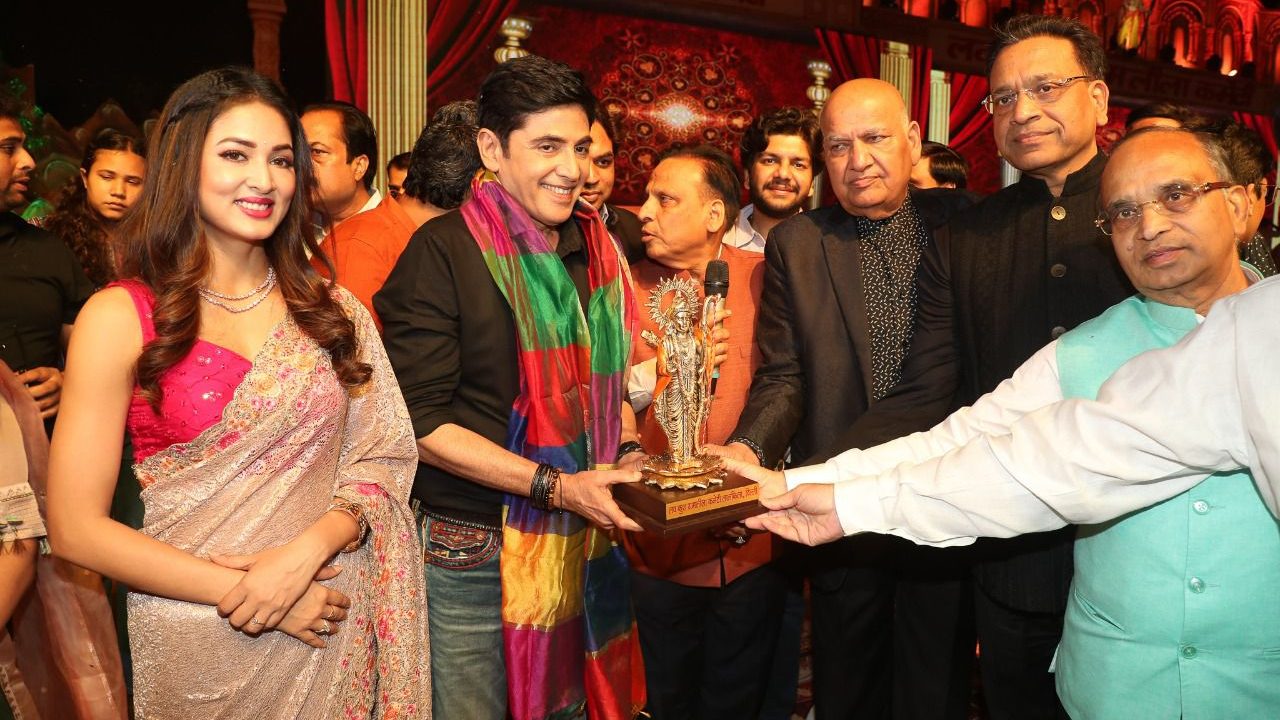 Aasif Sheikh and Vidisha  Srivastava, actors from BGPH, attend Delhi’s famous ‘Luv-Kush Ramlila’!