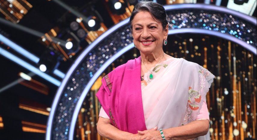 In actuality Tanuja had choregraphed the soulful song ‘Raat Akeli Hain’ from ‘Guide’!