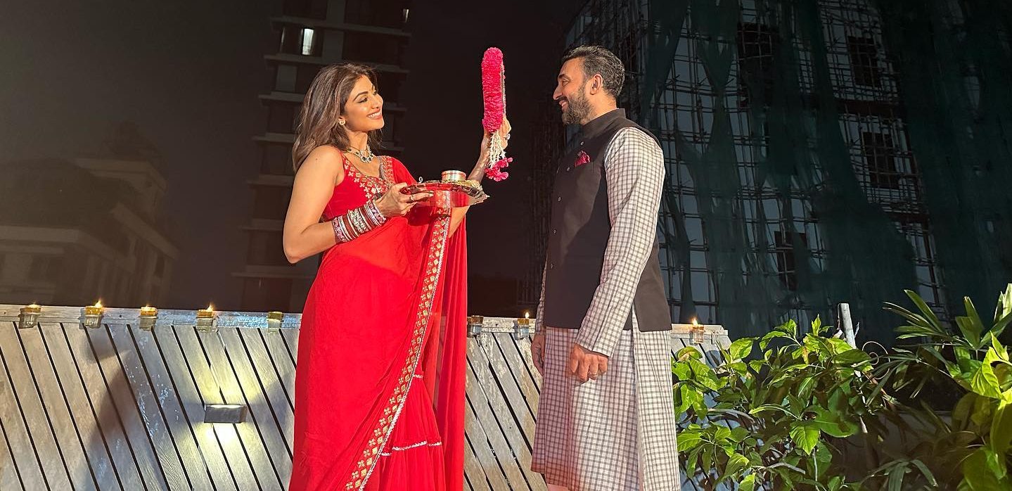 Looking gorgeous in a red saree, Shilpa Shetty Kundra attends Anil Kapoor’s auspicious Karva Chauth Vrat Pooja!