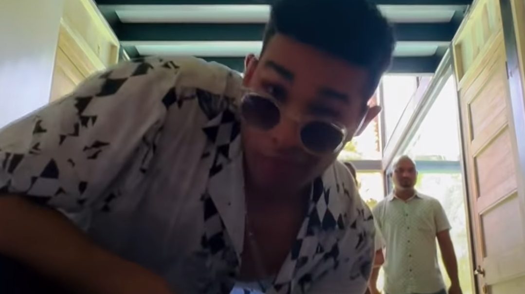 Siddhant Chaturvedi drops a hilarious video with his team on Kinna Sona from Phone Bhoot!