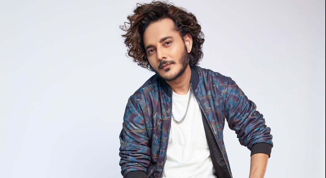 Remix King Tanishk Bagchi keeps dishing out mesmerising pieces which are high on energy and vibe!