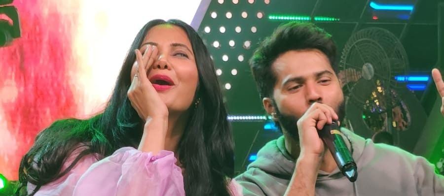 Varun Dhawan practises the Bhediya howl with Miss India Tourism Rupali Suri!