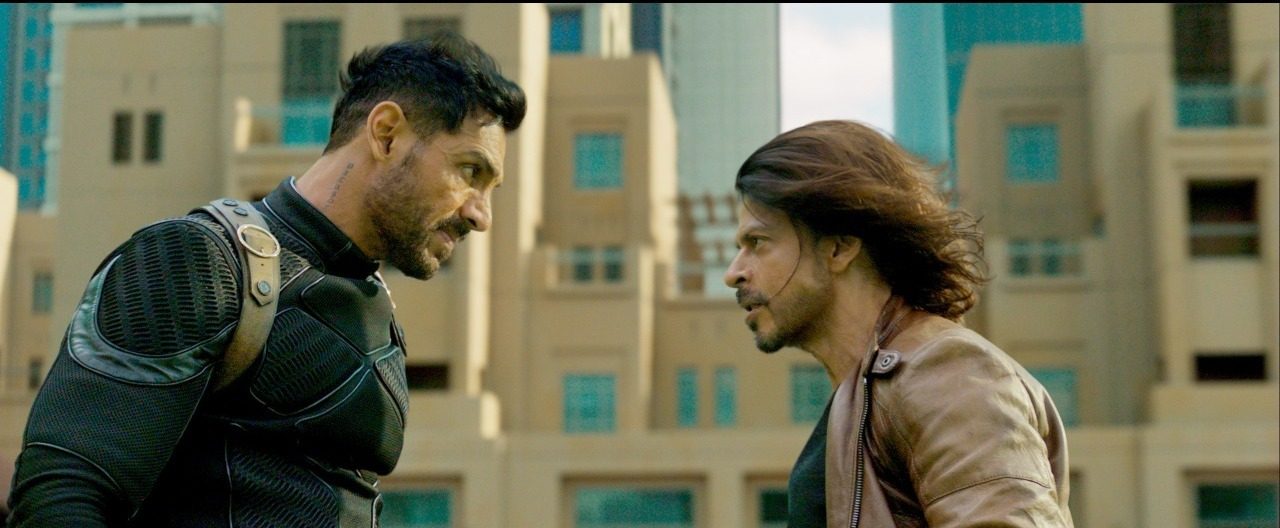 Casey O’Neill, the brain behind Tom Cruise’s death-def ying stunts, has designed action for  SRK’s “Pathan”!