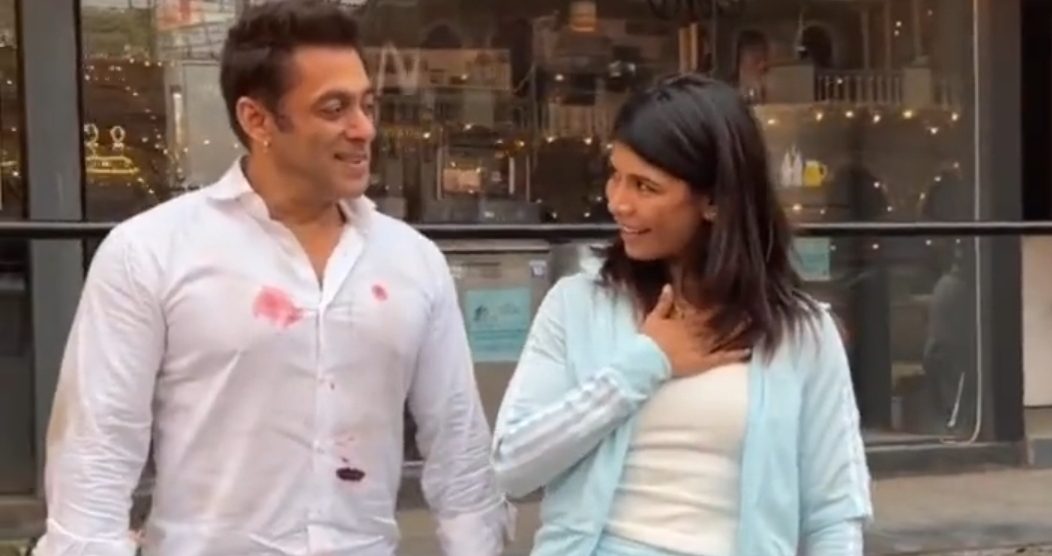 Sultan’s reel wrestler Salman Khan and the Indian real boxer Nikhat Zareen, recreate his famous song!