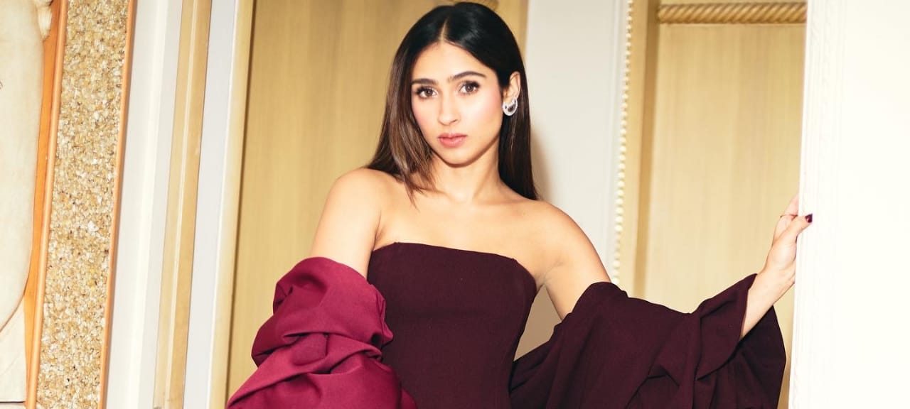 Pashmina Roshan supports  girl education, spends time with young girls in Vrindavan!