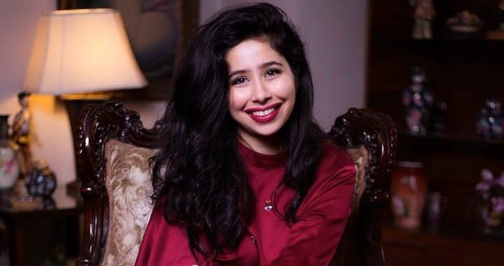 ‘Gone Girl’ Himanee Bhatia is off to London for a shoot!