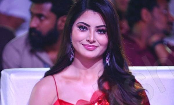 Urvashi Rautela greeted with Rishabh Pant chants during promoting a film!