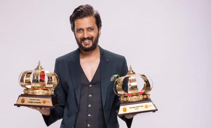 Riteish Deshmukh bags Trendsetter Award at the MFK Awards!