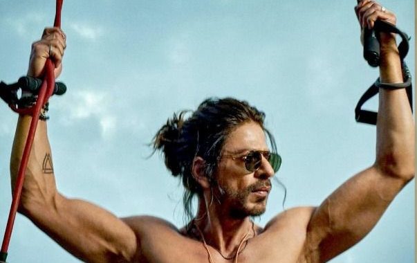 Pathaan stands tall at Rs 400+ Cr in just 4 days!